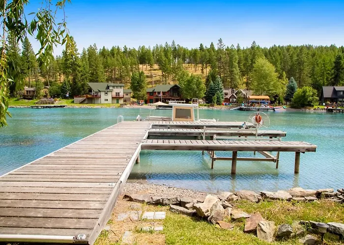Lazy K On Peaceful Bay - Lake House