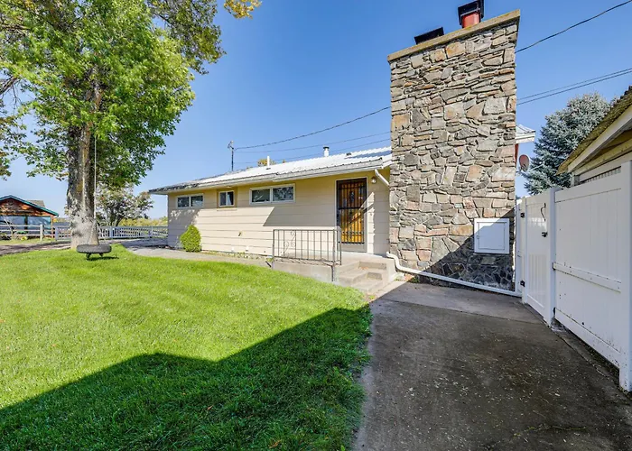 Hot Tub, Views & Private Dock: Polson Haven!