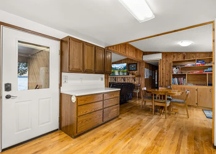 The Meadowlark Cabin